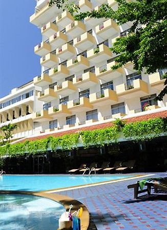 Golden Beach Hotel Pattaya Exterior photo