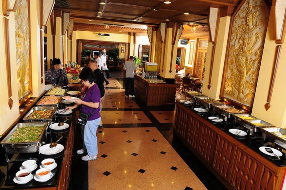 Golden Beach Hotel Pattaya Exterior photo