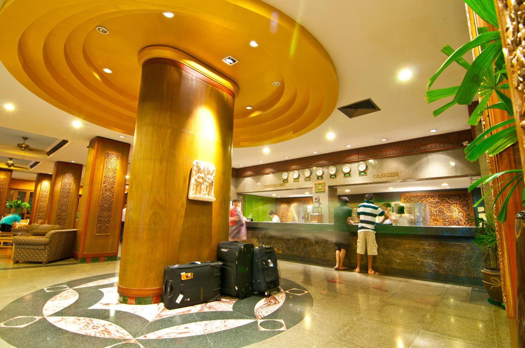 Golden Beach Hotel Pattaya Exterior photo