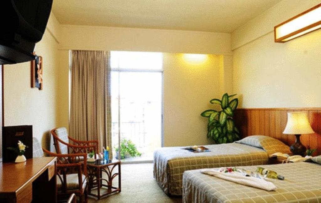 Golden Beach Hotel Pattaya Exterior photo