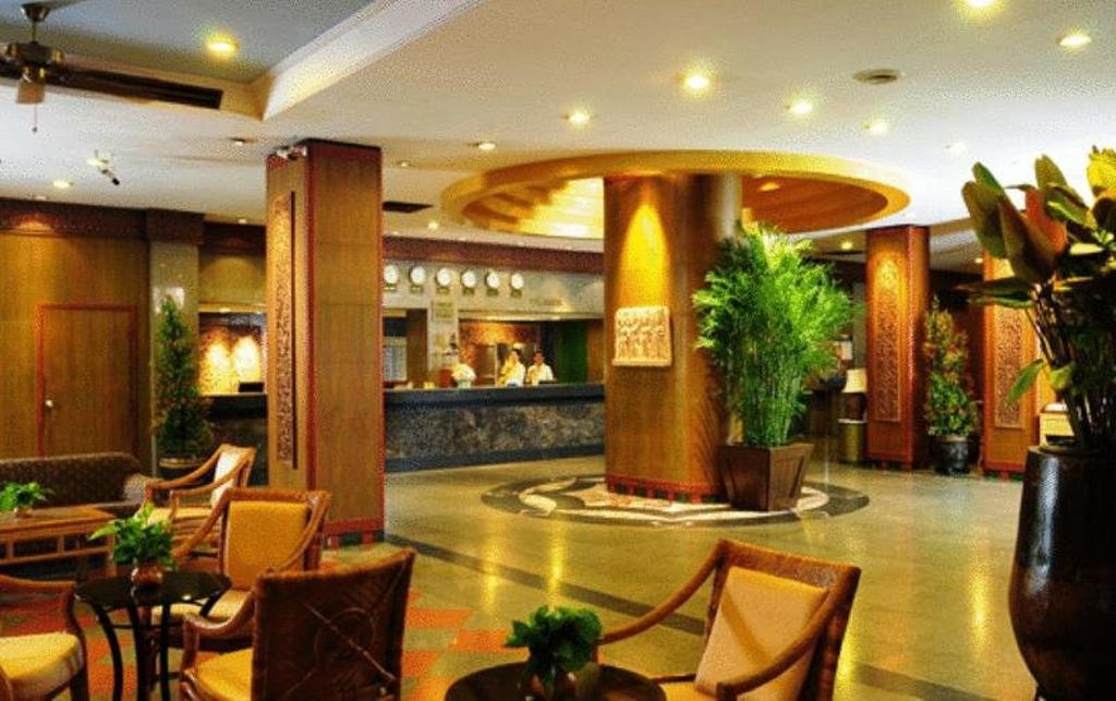 Golden Beach Hotel Pattaya Exterior photo