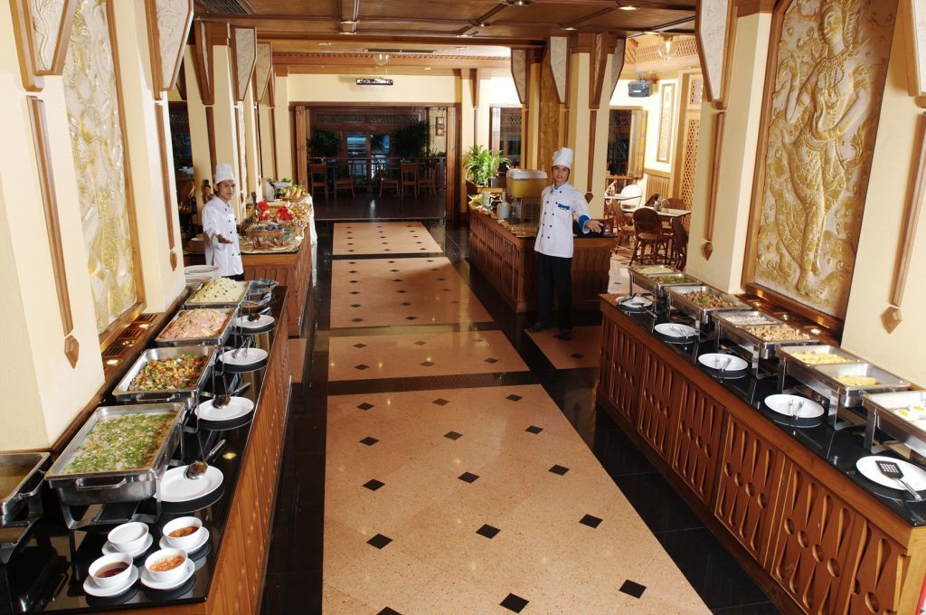 Golden Beach Hotel Pattaya Exterior photo