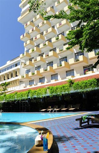 Golden Beach Hotel Pattaya Exterior photo