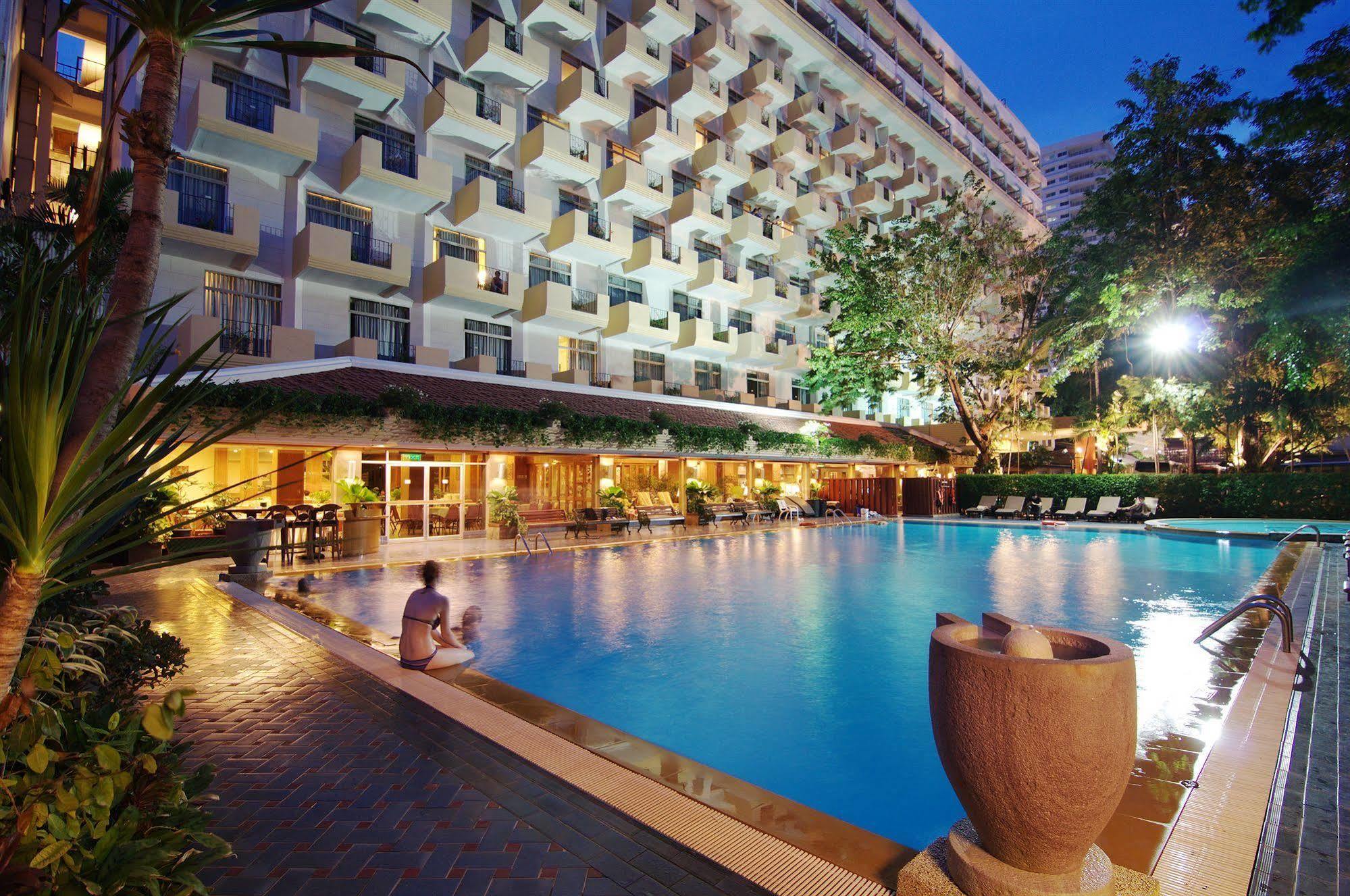 Golden Beach Hotel Pattaya Exterior photo